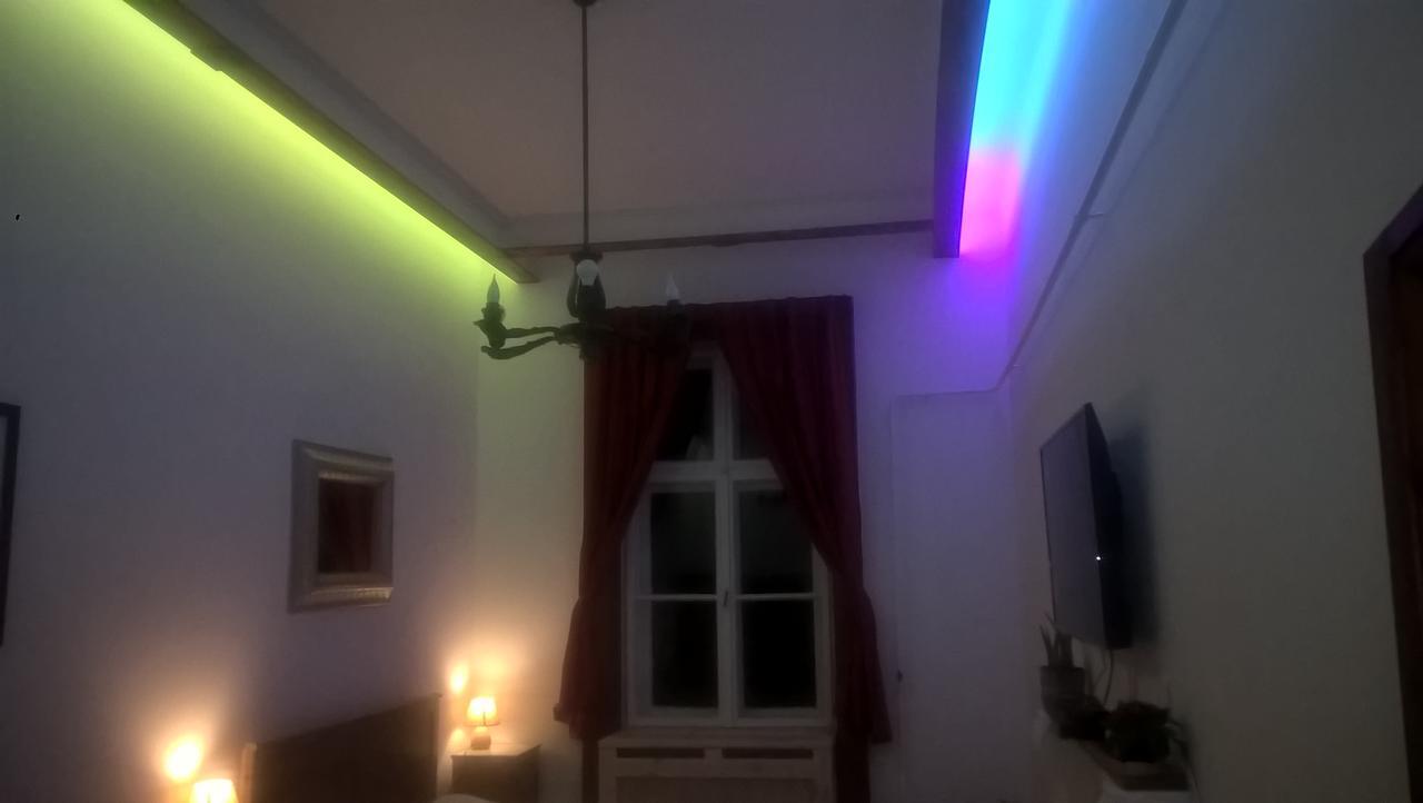 Classical Budapest Apartment In The Old Pest Екстер'єр фото